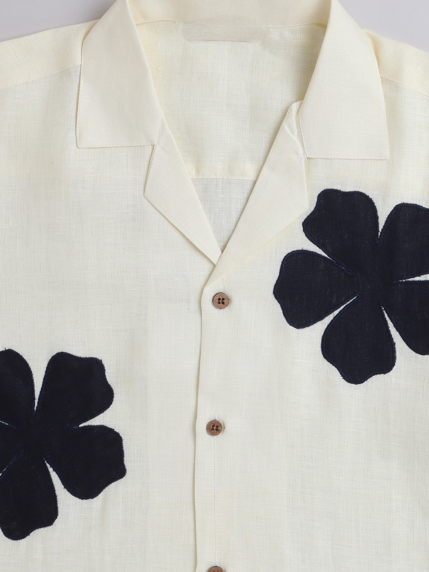 NANDi Discret Edition Linen Shirt with Floral Appliqué